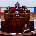 Prelegent na mównicy.