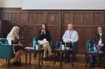 Prelegenci w trakcie panelu dyskusyjnego.