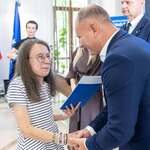 Wręczanie dyplomu nominowanej w plebiscycie.